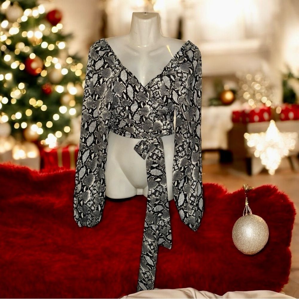 SHEIN Top Blouse Gray Deep V Reptile Print Bishop Sleeve Crop Wrap Tie Size L 🍭 - Picture 7 of 15